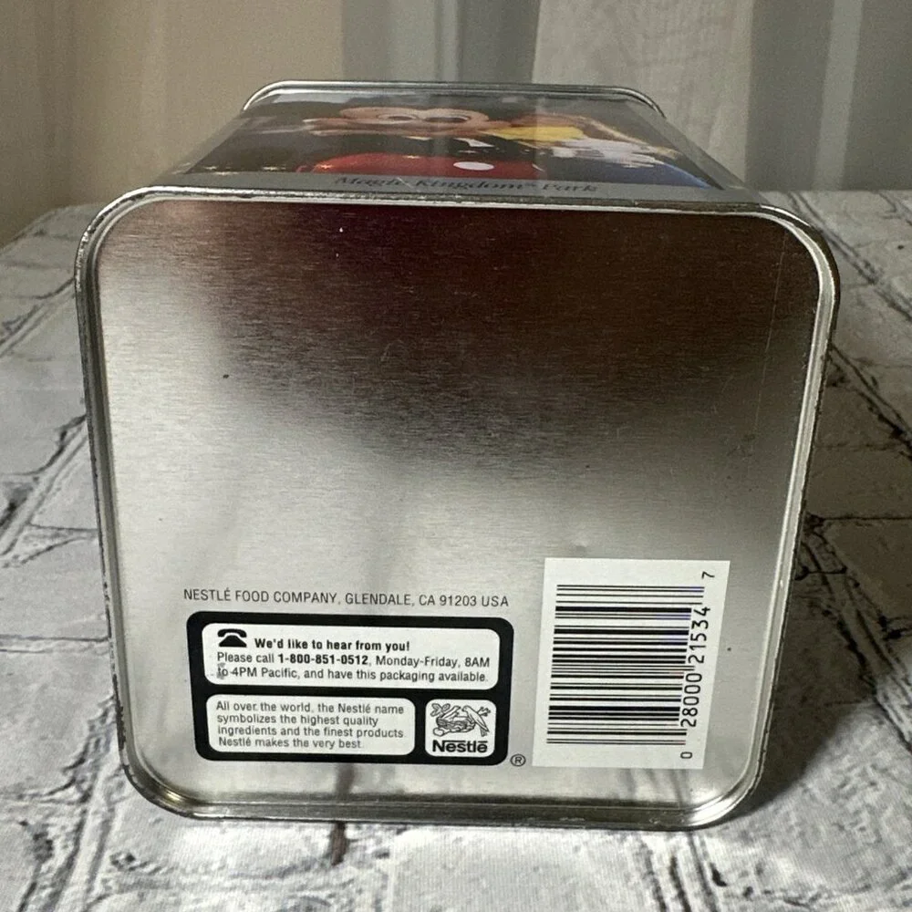 Nestle Toll House 25th Anniversary Walt Disney World Epcot Metal Tin 1996